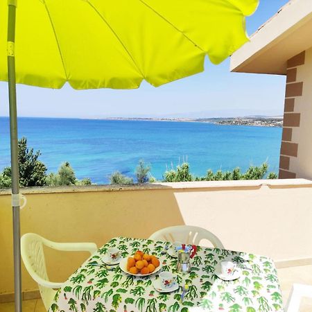 Villa Smeraldo - Mansarda con Spettacolare vista sul Mare كابو ريزوتو المظهر الخارجي الصورة