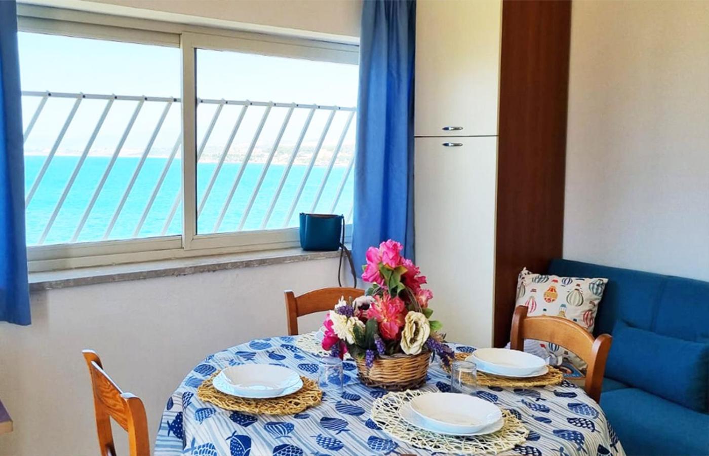Villa Smeraldo - Mansarda con Spettacolare vista sul Mare كابو ريزوتو المظهر الخارجي الصورة